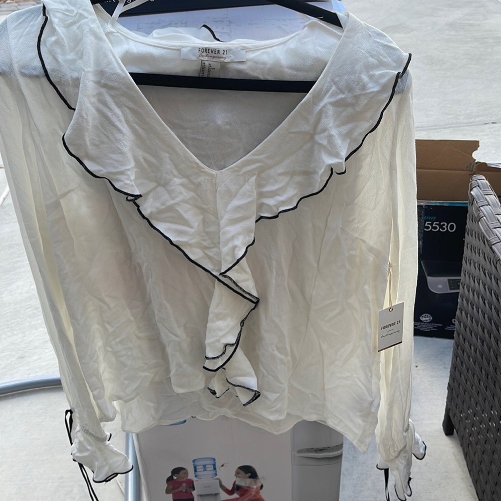 Cute white top